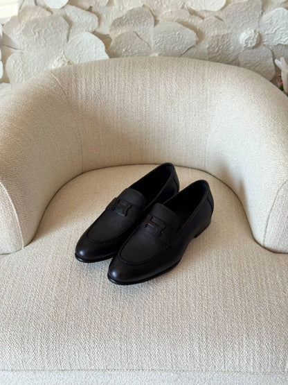 Hermes LOAFER 

VIP QUALITY 

SIZE: 40 TO 46 

630 dhs🇦🇪🇦🇪

Zain185
♥️♥️♥️
