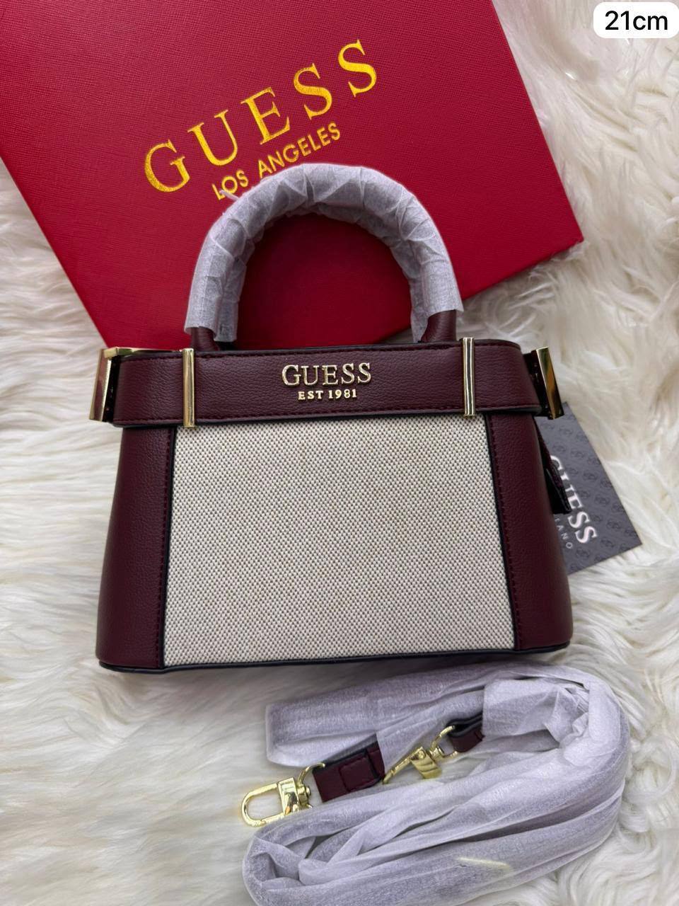 Guess Hanbag

1⃣️ First quality +🎁

size : 21 * 13 * 7 cm
105 dhs🇦🇪🇦🇪
with box 🎁


Zain115
♥️♥️♥️