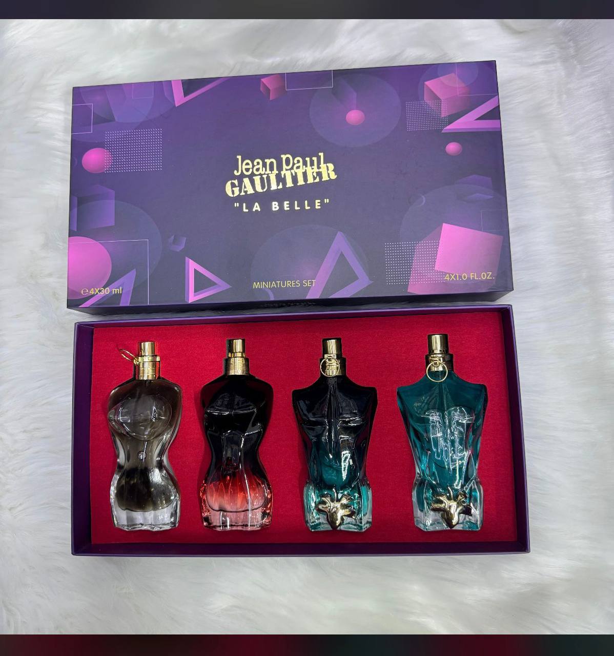 Perfumes Set
60 dhs🇦🇪

Zain211
♥️♥️♥️