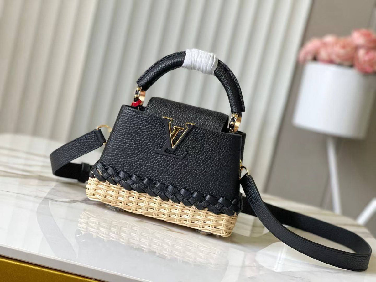 Lv    
SUPER MASTER QUALITY 
SIZE: 21 cm
AVAILABLE 

For Price 👇 WhatsApp✅
0568585901 
0507557372
0552275751 Owner Zain 👌

Zain307
♥️♥️♥️