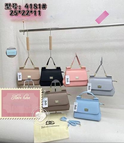 Any Bag
70 dhs✅

Zain232
♥️♥️♥️