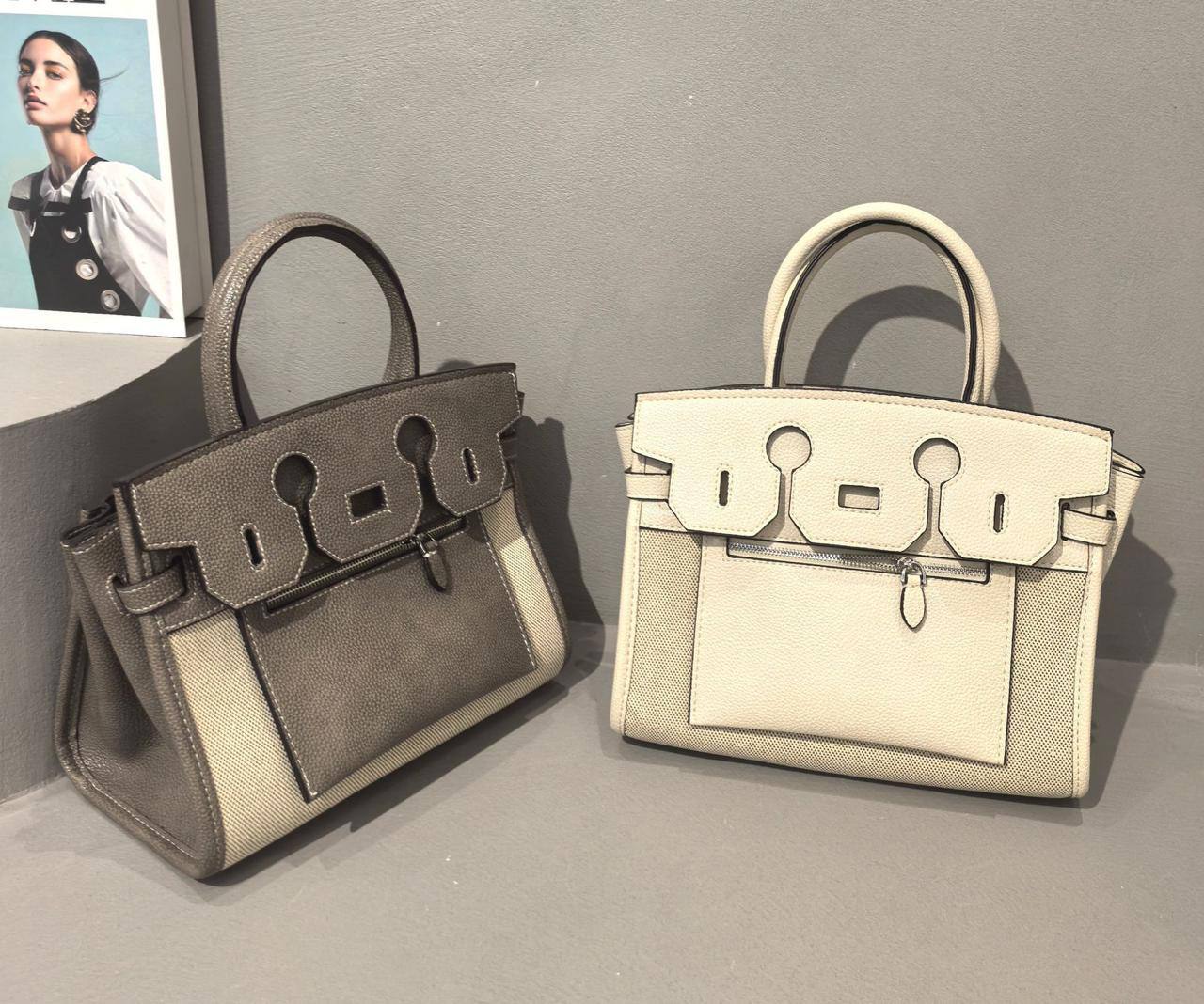 Hermes
HIGH QUALITY 
BIG SIZE 120 DHS✅
SMALL SIZE 120 DHS✅

Zain295
♥️♥️♥️