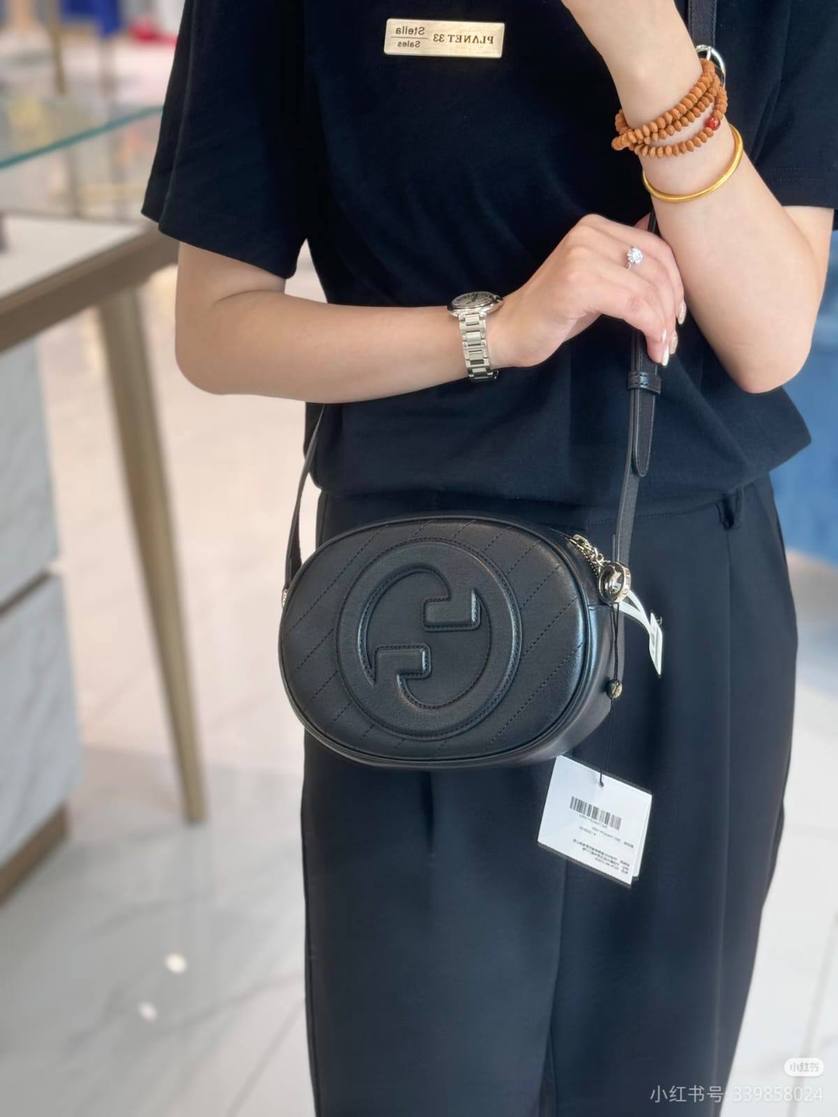 Gucci

190 dhs🇦🇪🇦🇪

Zain10
♥️♥️♥️