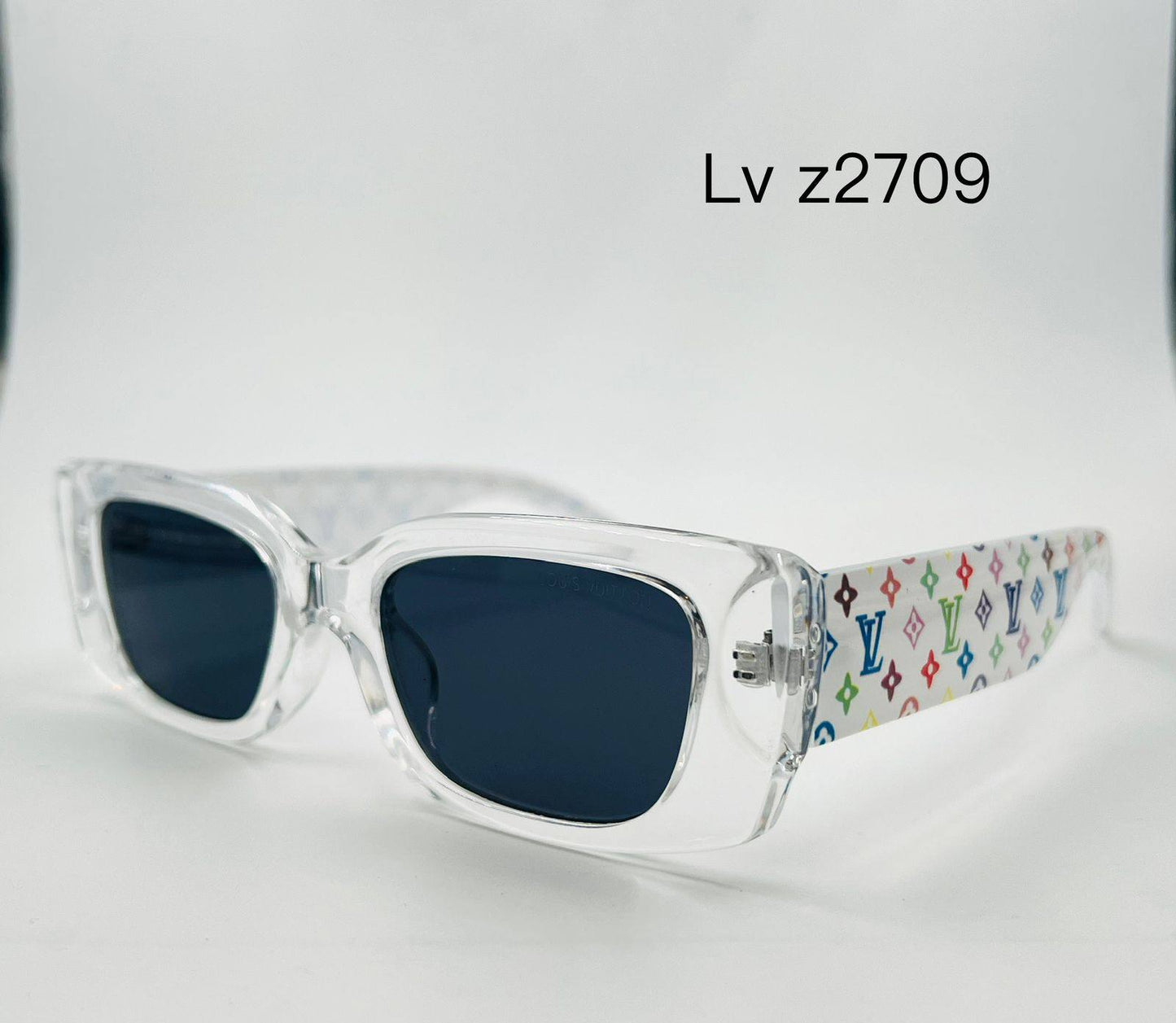 Lv
Sunglasses 🕶️ 
good quality 💯
With master box 🗃️ 
50 dhs🌺

Zain273
♥️♥️♥️