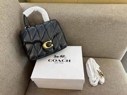 Coach
95 dhs✅

with box
🎁🎁🎁

size 20cm

Zain26
♥️♥️♥️
