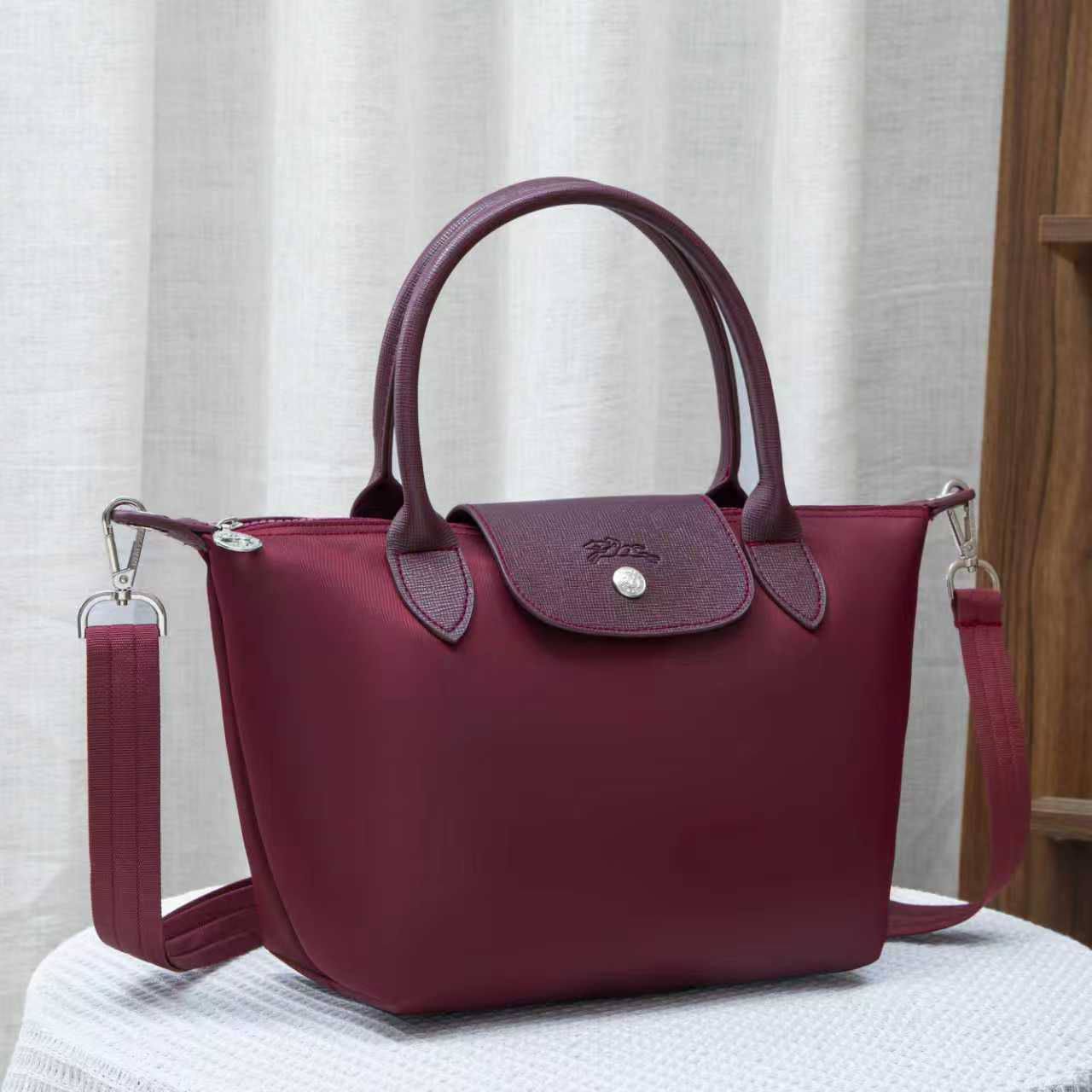 LONG CHAMP 
GOOD QUALITY 
55 dhs💓

Zain40
♥️♥️♥️