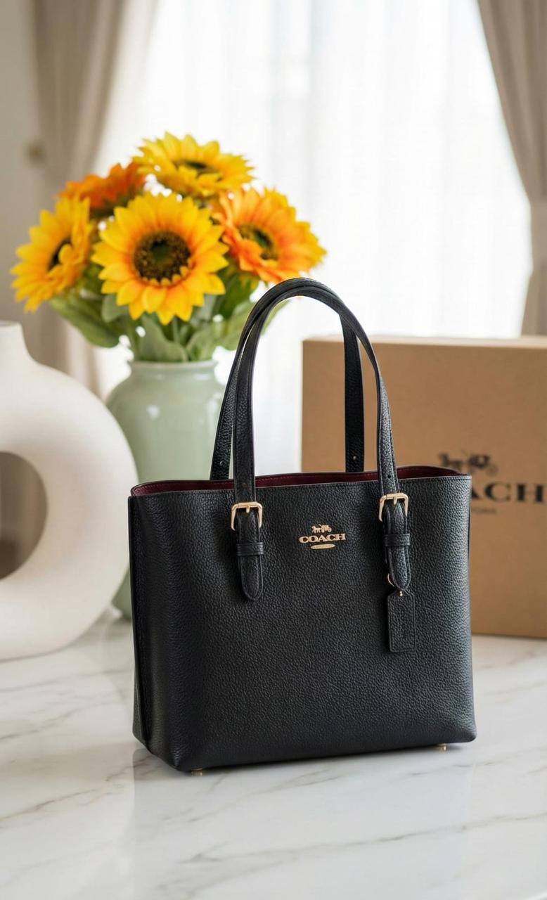 COACH 
PREMIUM QUALITY 🔥
ROSE GOLD HARDWARE 
95 dhs🪙🌨️
WITH BOX 📦 

Zain28
♥️♥️♥️