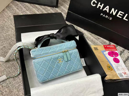 Chanel 
Master
270 dhs🪙🌨️
#19cm💕💕
#with box🥳❤️

Zain228
♥️♥️♥️
