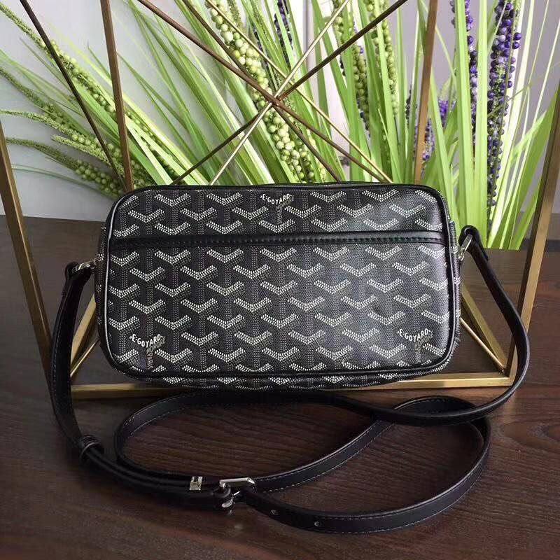 Goyard
90 dhs✅
With box
Size25cm

Zain219
♥️♥️♥️
