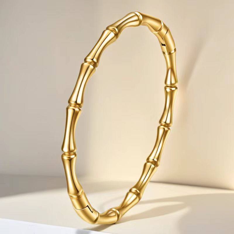Gucci bamboo s. Steel bangle Non tarnish. 
30 dhs✅

Zain243
♥️♥️♥️