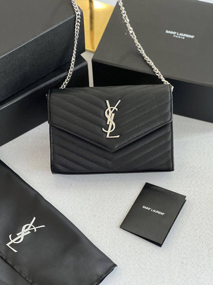 YSL

85 dhs❣️

With box
🎁🎁🎁

18 cm 💐💐

Zain219
♥️♥️♥️