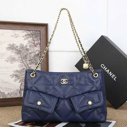 CHANEL NEW CAME 
HIGH QUALITY 
110 dhs🇦🇪🇦🇪
Size:38cm

Zain295
♥️♥️♥️