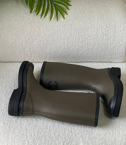 CHANEL 
SuperMaster Quality 💯
500 dhs🪙🖤
Size:36-41💥

Zain171
♥️♥️♥️