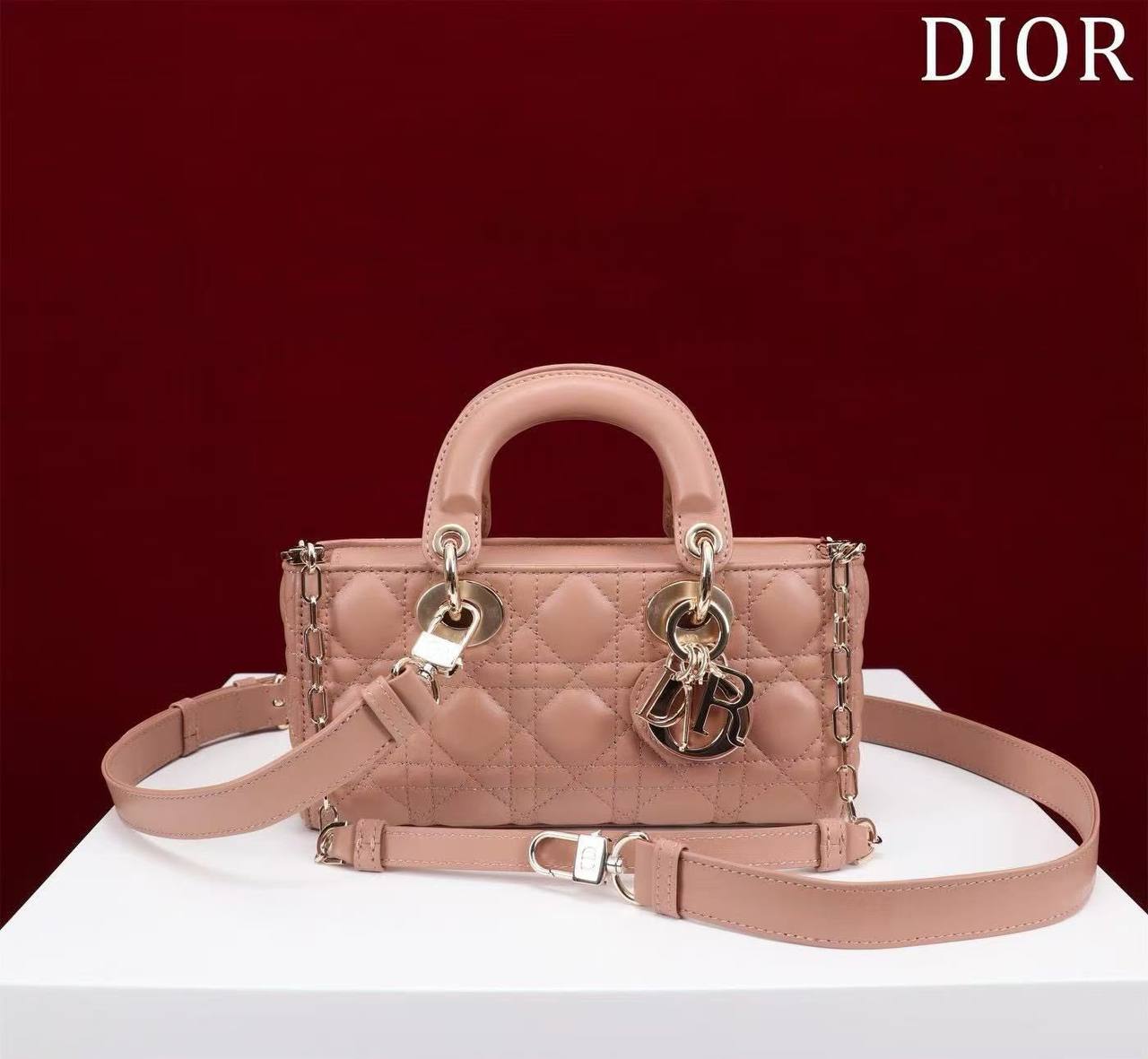 Dior D-joy✅
*Size 22 cm*
For Price 👇 WhatsApp✅
0568585901 
0507557372
0552275751 Owner Zain 👌

Zain274
♥️♥️♥️