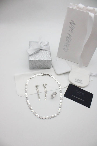 Apm set

200 dhs 


With branded Box 🎁
235 dhs

Zain122
♥️♥️♥️