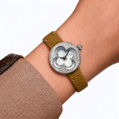 LV
watch for ladies 

with stone 
good quality 
( size 26mm)!

400 dhs🇦🇪🇦🇪

Zain59
♥️♥️♥️