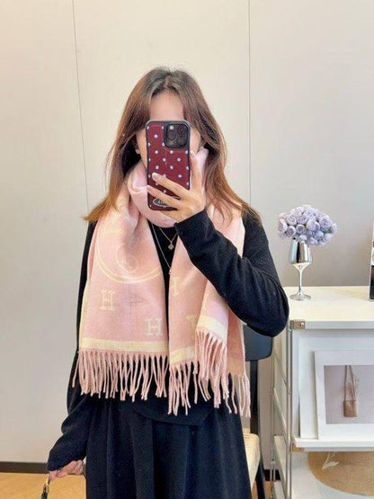 Coming new stock
Winter scarf 
45 dhs🪙🌨️

Zain93
♥️♥️♥️