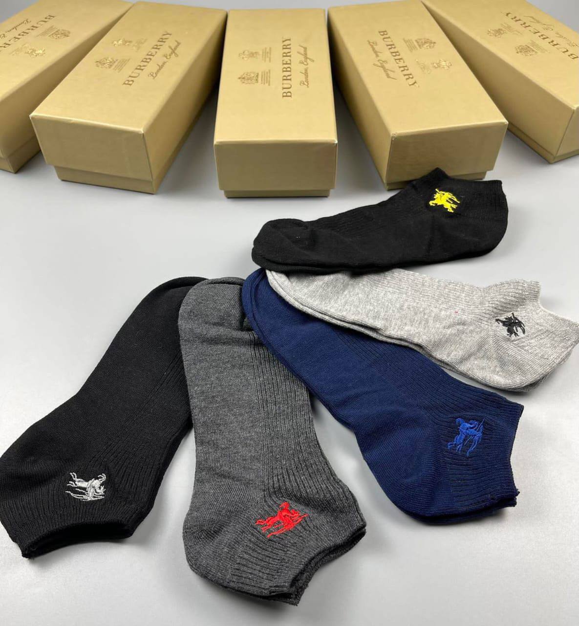 SOCKS 

WITHBOX 
🎁🎁🎁

35 dhs🪙🌺

Zain40
♥️♥️♥️