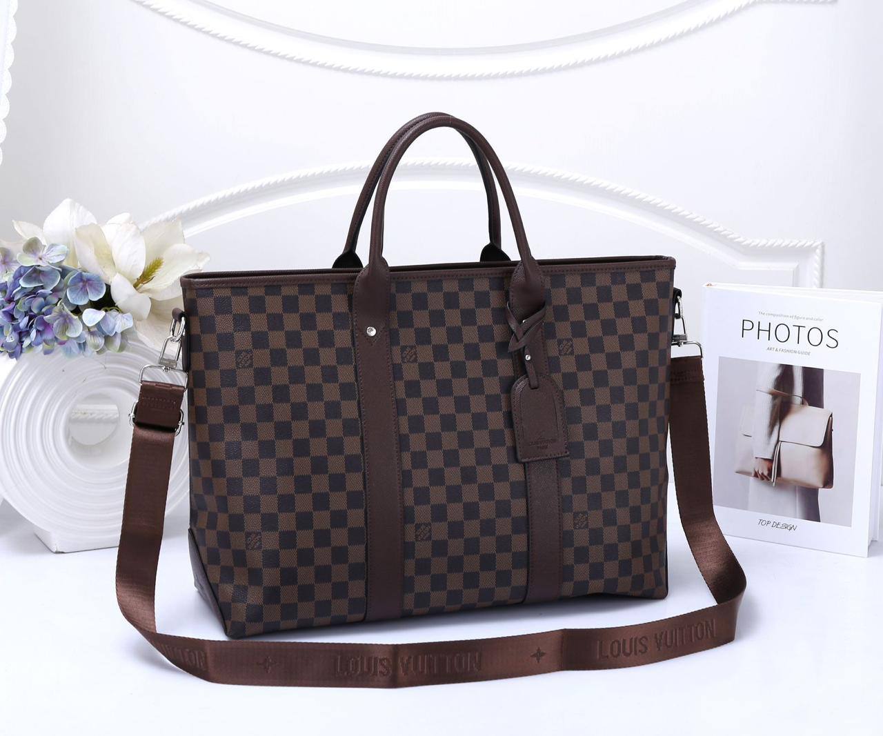 LV
 BRIEFCASE 
 GOOD QUALITY UNISEX
110 dhs✅
……(can be used as a computer bag )

Zain295
♥️♥️♥️