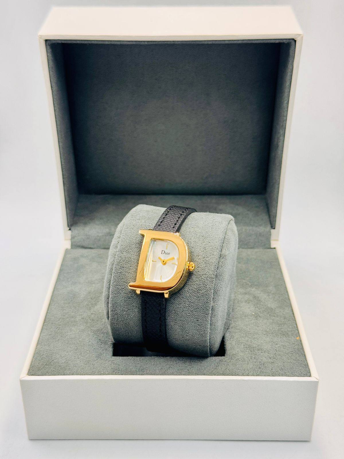 Dior ladies
*New Arrival*🔥
55 dhs🗽

Zain08
♥️♥️♥️