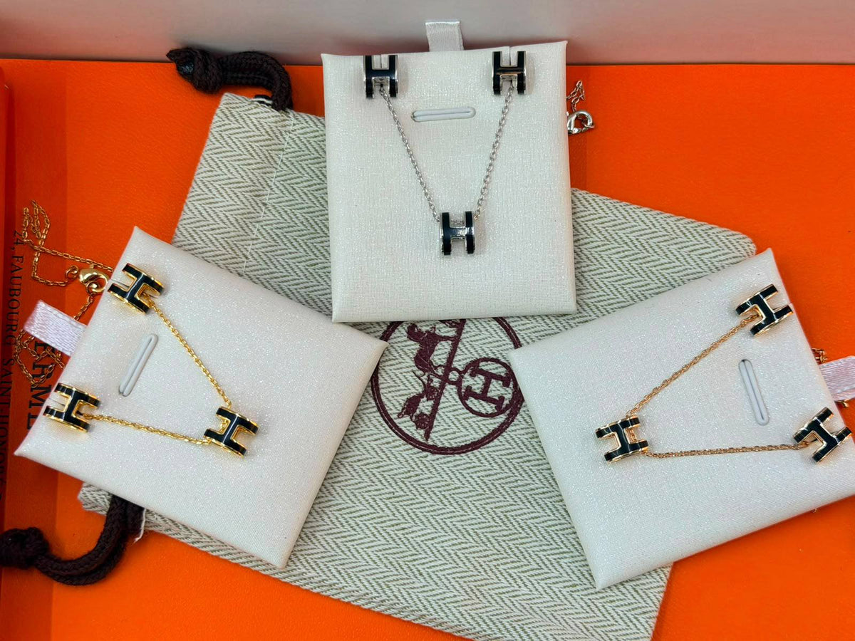 Hermes Set 💕
 Necklace Earrings

Master quality 

105 dhs🇦🇪🇦🇪 normal box 📦
120 dhs🇦🇪🇦🇪 master box 🎁

Zain48
♥️♥️♥️