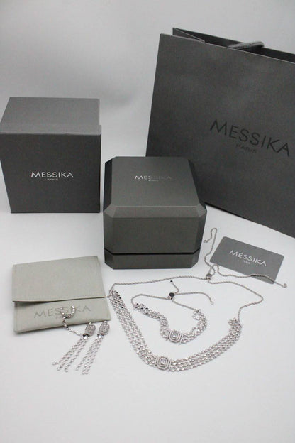 Messika

350 dhs🇦🇪🇦🇪

Zain122
♥️♥️♥️