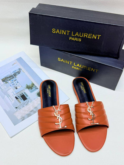 *🔥new arrival🔥*
YSL ladies 
Size 36to41
65 dhs🪙💕

Zain236
♥️♥️♥️