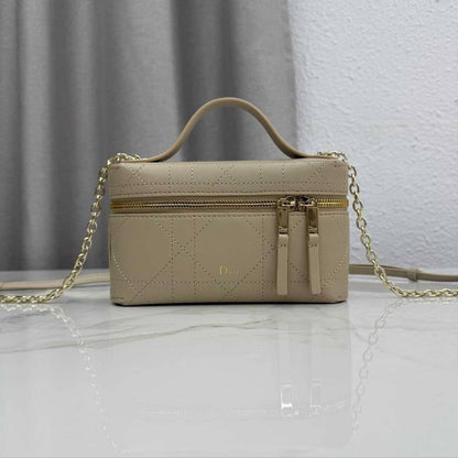 DIOR ✨💕✨
💯
SuperMaster Quality 🔥🔥
Available Now ❤️❤️❤️
For Price 👇 WhatsApp✅
0568585901 
0507557372
0552275751 Owner Zain 👌

Zain121
♥️♥️♥️