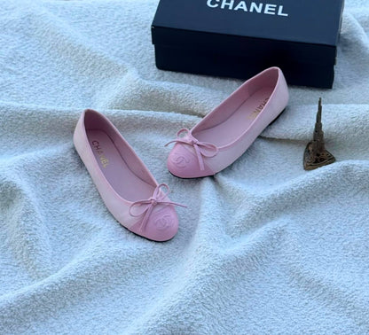 Chanel

Size 36 to 41 

110 dhs🇦🇪🇦🇪

Zain80
♥️♥️♥️