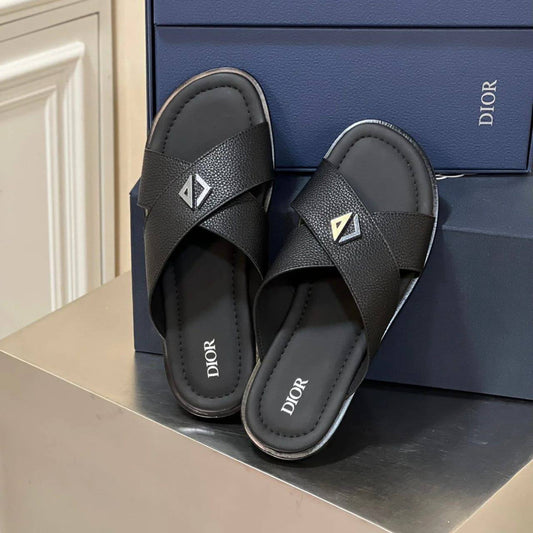 DIOR Mens
Size 40-45
105 DHS❣️

Zain40
♥️♥️♥️