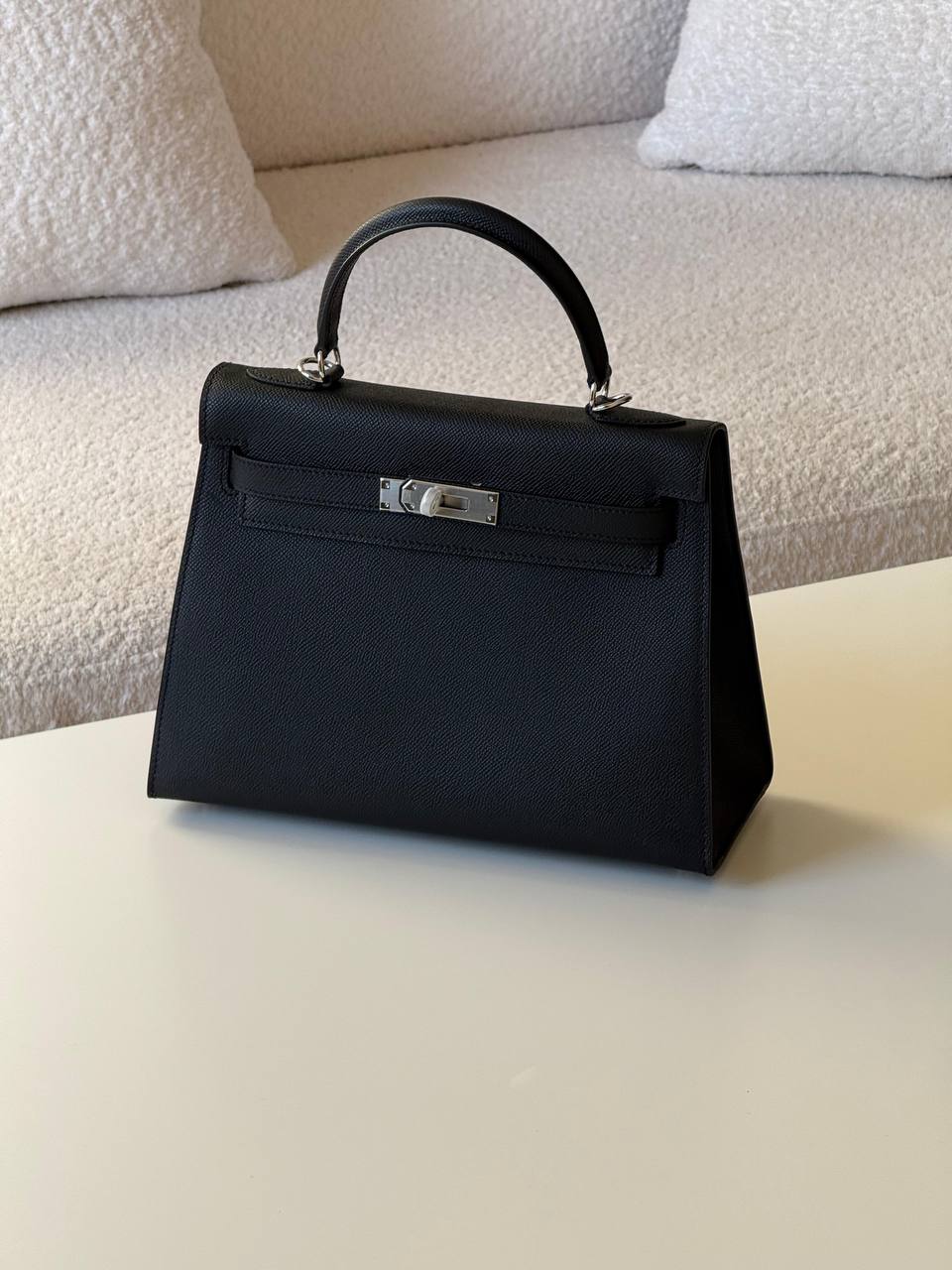 Hermes kelly epsom 28cm💕
master quality😍

with box❤️
🎁🎁🎁

420 dhs🪙💕

Zain52
♥️♥️♥️