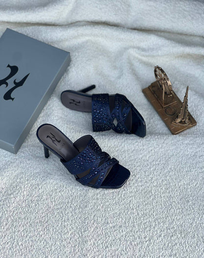 New. Gina  heel

   Size  .  36.  to 41

90 dhs❣️

Zain80
♥️♥️♥️