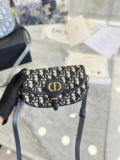 Dior
90 dhs👑 

with box
🎁🎁🎁

Zain38
♥️♥️♥️