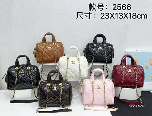 CHANEL 
NEW CAME GOOD QUALITY  
100 dhs🪙🌨️
SIZE: 23cm

Zain39
♥️♥️♥️