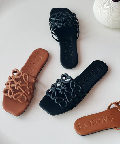 LOEWE 🧡🖤
Size 36_41
Super high quality* 
400 dhs💓

Zain176
♥️♥️♥️
