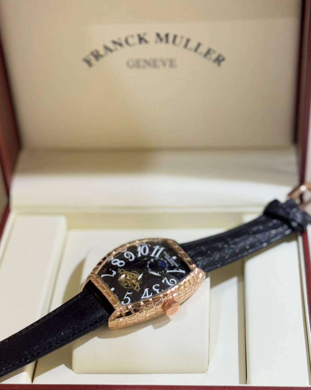 FRANCK MULLER 
male money
_MASTER QUALITY_

280 dhs✅
___WITH BOX_____❒🎁

Zain108
♥️♥️♥️