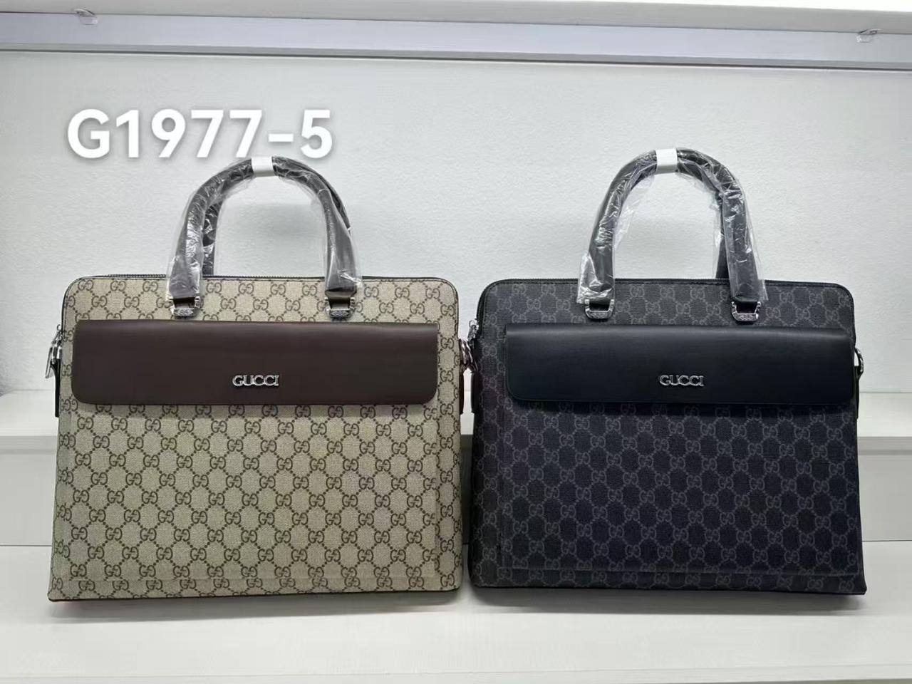 Laptop  bag 
good quality 
110 dhs❣️

Zain278
♥️♥️♥️