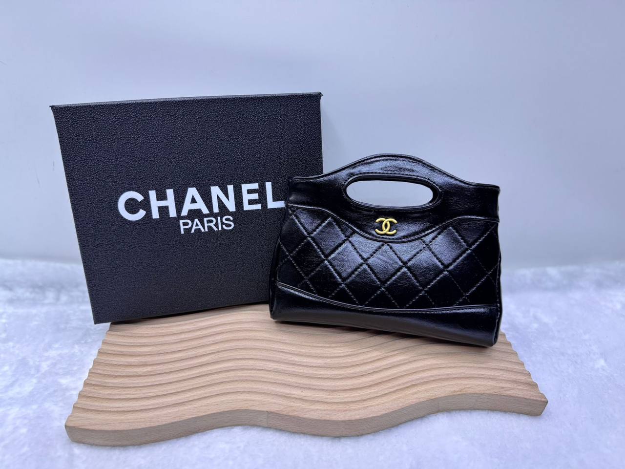 Chanel

With box 
🎁🎁🎁

95 dhs🪙🌺

Zain114
♥️♥️♥️