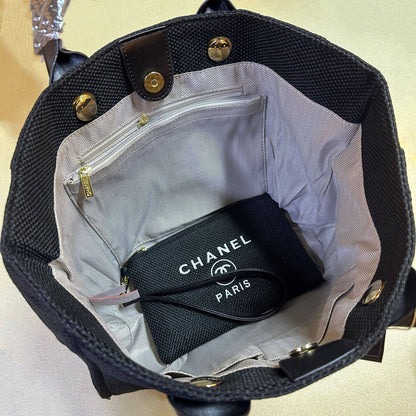 CHANEL 

NEW CAME 

GOOD QUALITY 

95 dhs🪙🪙

Zain39
♥️♥️♥️