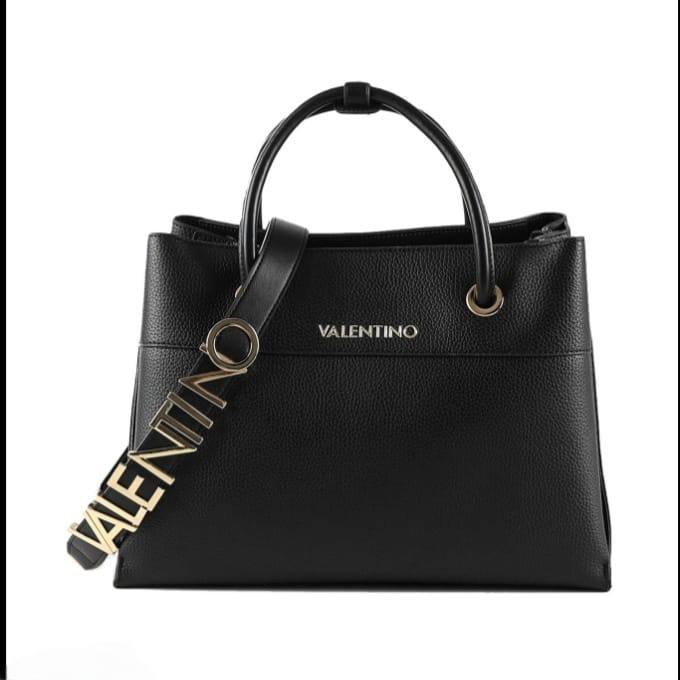 Valentino
130 dhs🇦🇪🇦🇪
size 36cm

Zain26
♥️♥️♥️