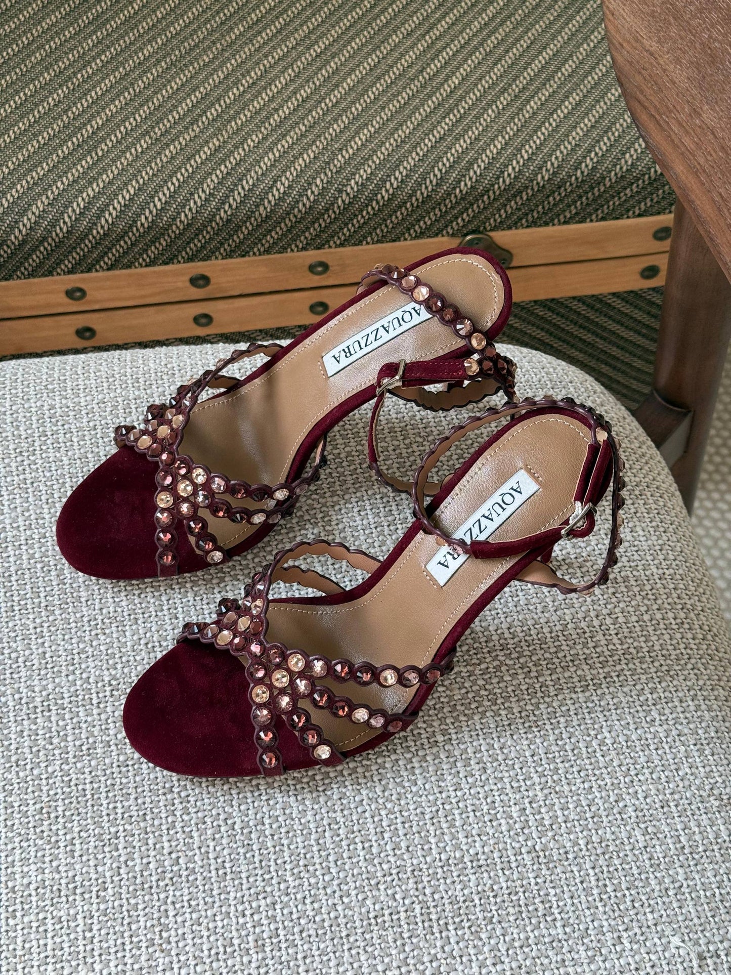Aquazzura 
Size: 36 to 41
Super master quality 
450 dhs❣️

Zain198
♥️♥️♥️