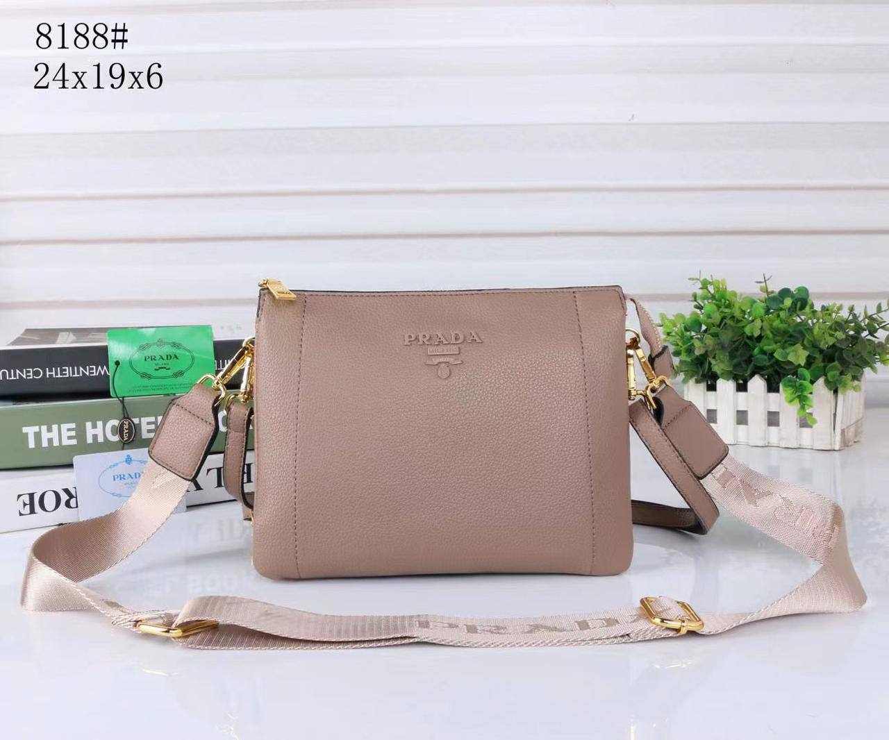 Prada

110 dhs✅

Withbox
🎁🎁🎁

Zain143
♥️♥️♥️