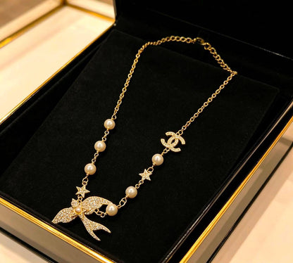 Chanel Necklace 
Master quality 

*60* AED normal box 📦
*70* AED master box 🗃️

Zain48
♥️♥️♥️