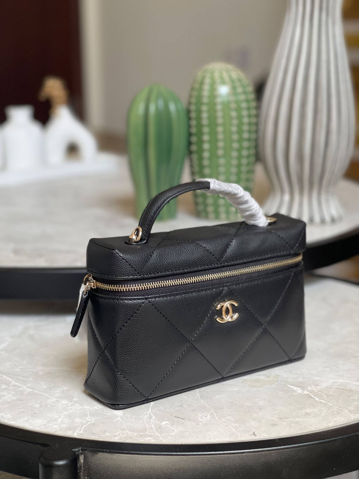 Chanel  ✨💥
Available original box 📦 
With full packing 🎀🎀
Super high quality 💥💥


For Price 👇 WhatsApp✅
0568585901 
0507557372
0552275751 Owner Zain 👌

Zain283
♥️♥️♥️