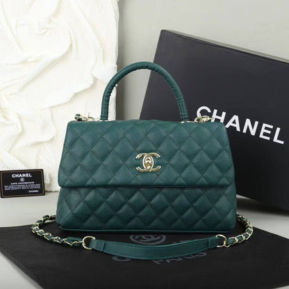Chanel

Good quality 

Size:22*cm
90 dhs🇦🇪🇦🇪🇦🇪

With box 📦🔥🔥

Zain70
♥️♥️♥️