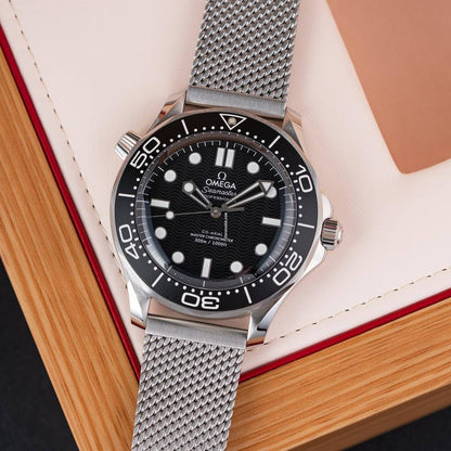 Omega watch for men good 
quality automatic 
260 dhs🪙💚

Zain59
♥️♥️♥️