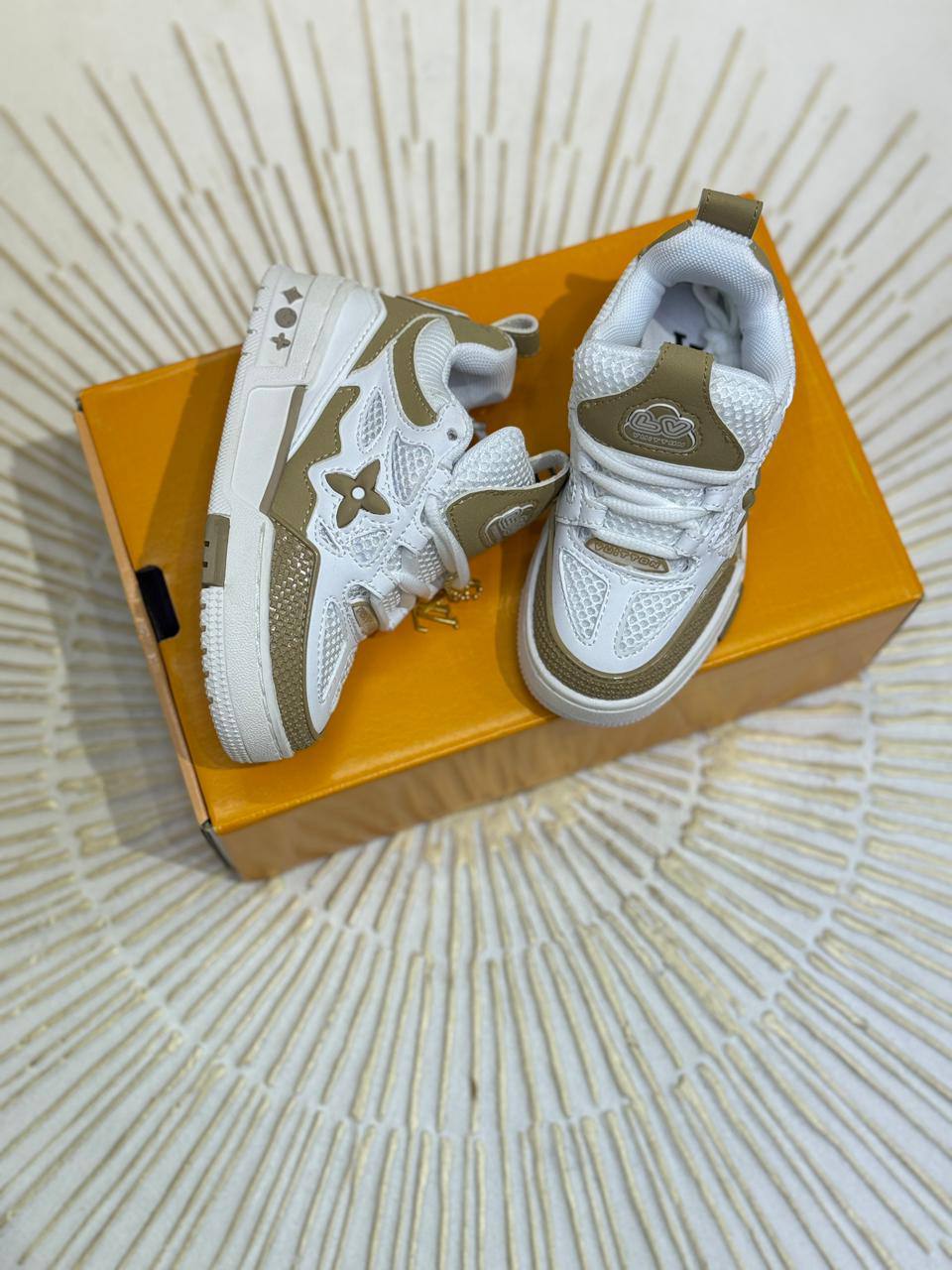 LV 
 Super master quality 😍
Size:26to37
280 dhs🌺

Zain261
♥️♥️♥️