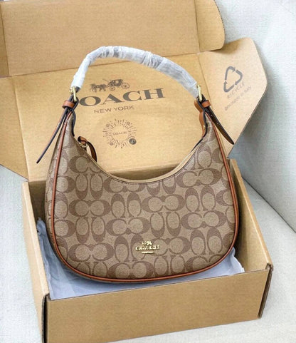 COACH 
GOOD QUALITY 
WITH BOX 
100 dhs🇦🇪🇦🇪

Zain295
♥️♥️♥️