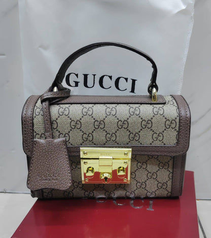 Gucci
with box
100 dhs✅

Zain143
♥️♥️😂