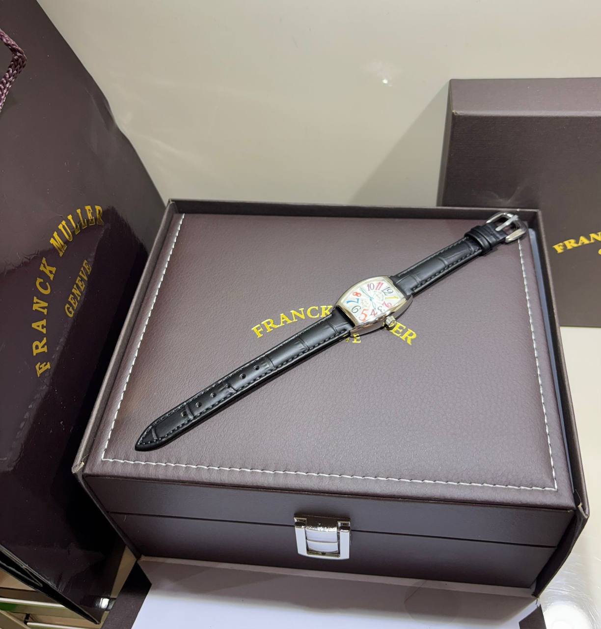 FRANCK MULLER 
_*WOMEN*_
_MASTER QUALITY_
350 dhs✅

___WITH BOX_____❒
🎁🎁🎁

Zain108
♥️♥️♥️